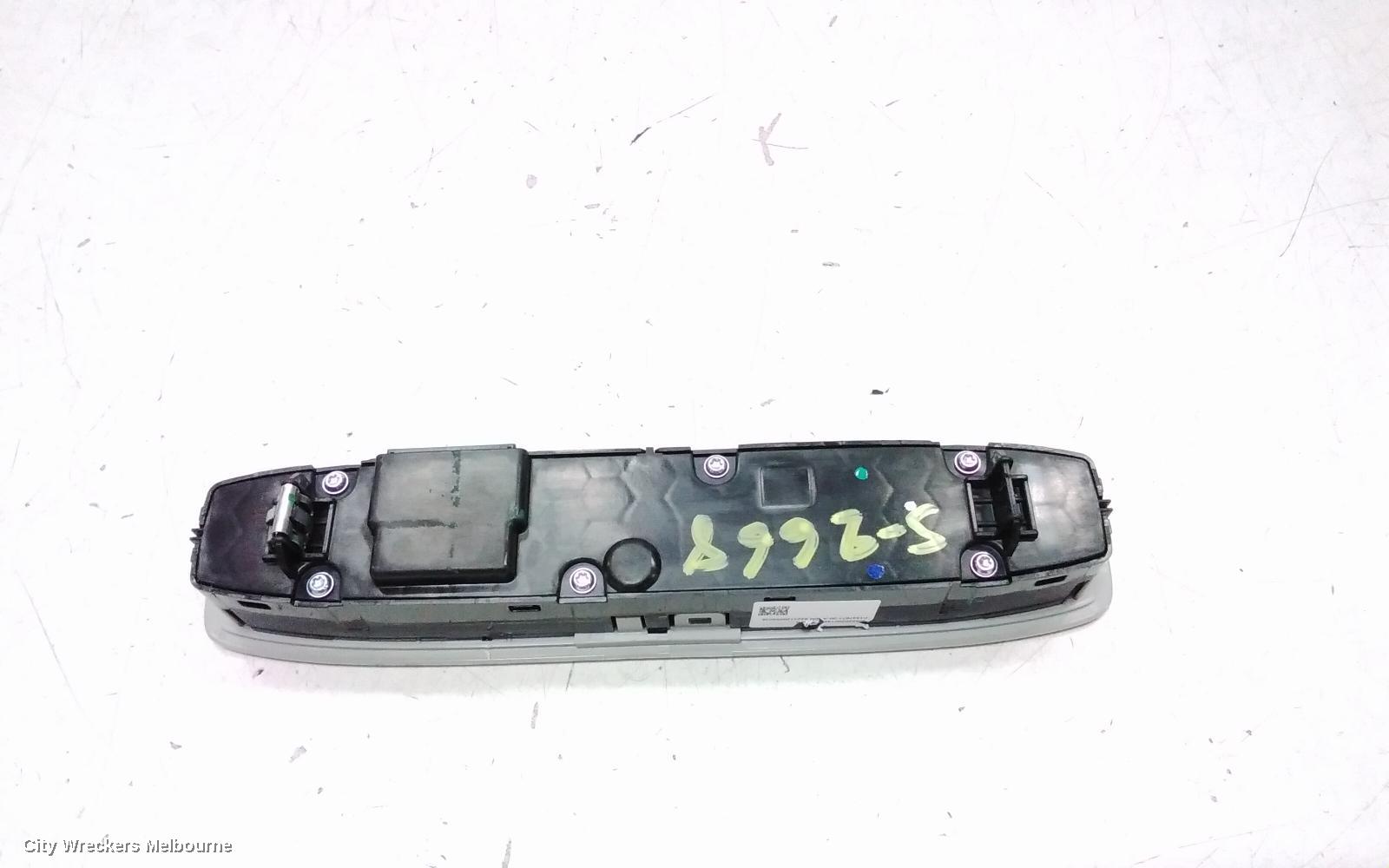 TESLA MODEL 3 COURTESY LIGHT, 1ST GEN, 06/2019 ONWARDS - Image 3