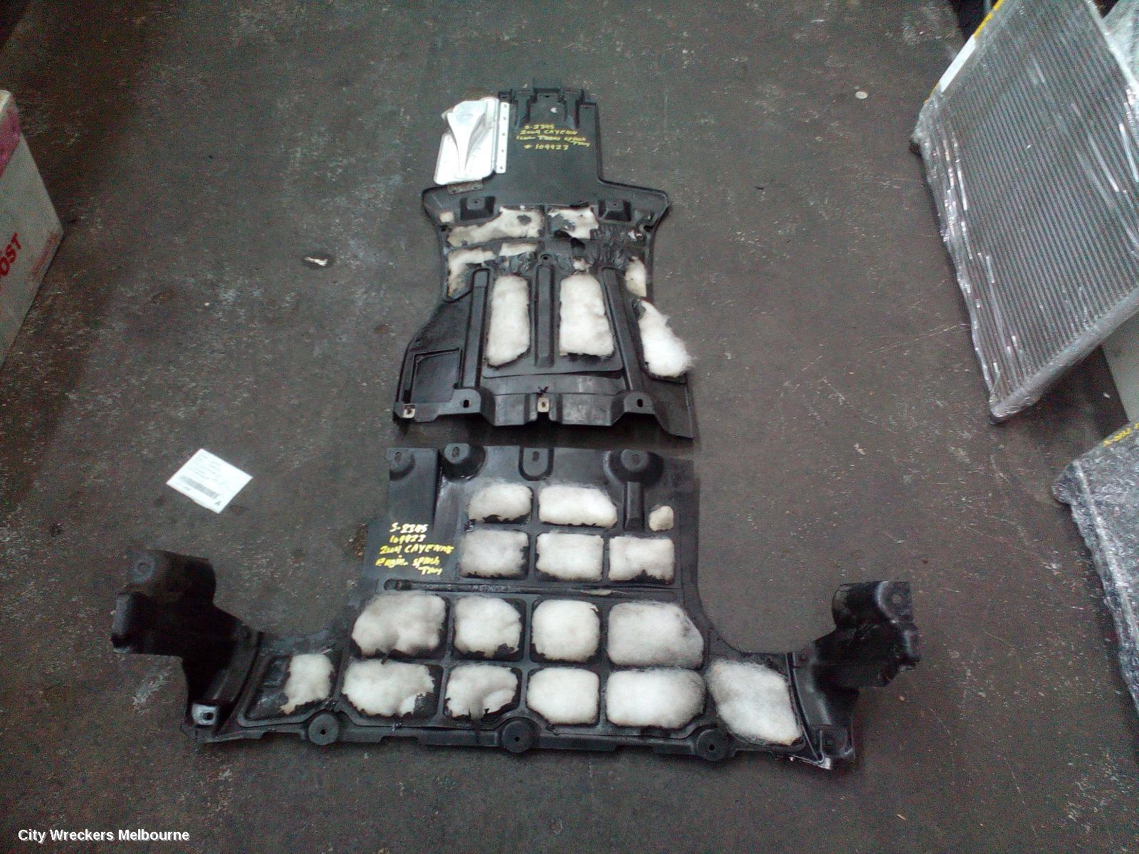 PORSCHE CAYENNE ENGINE COVER, PETROL, 4.5, 9PA, TWIN TURBO, 06/2003 - 12/2006 - Image 1