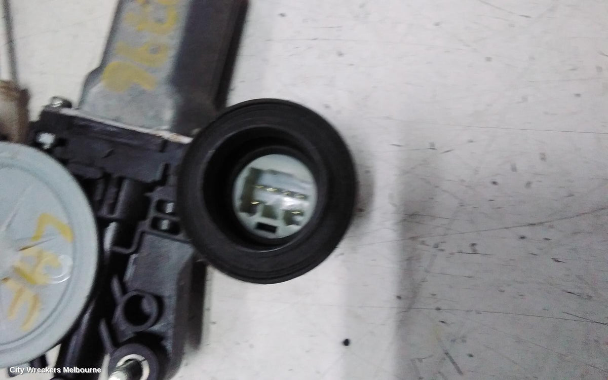 SUZUKI SWIFT LEFT FRONT WINDOW REG/MOTOR, FZ, POWER, 08/2010 - 03/2017 - Image 2