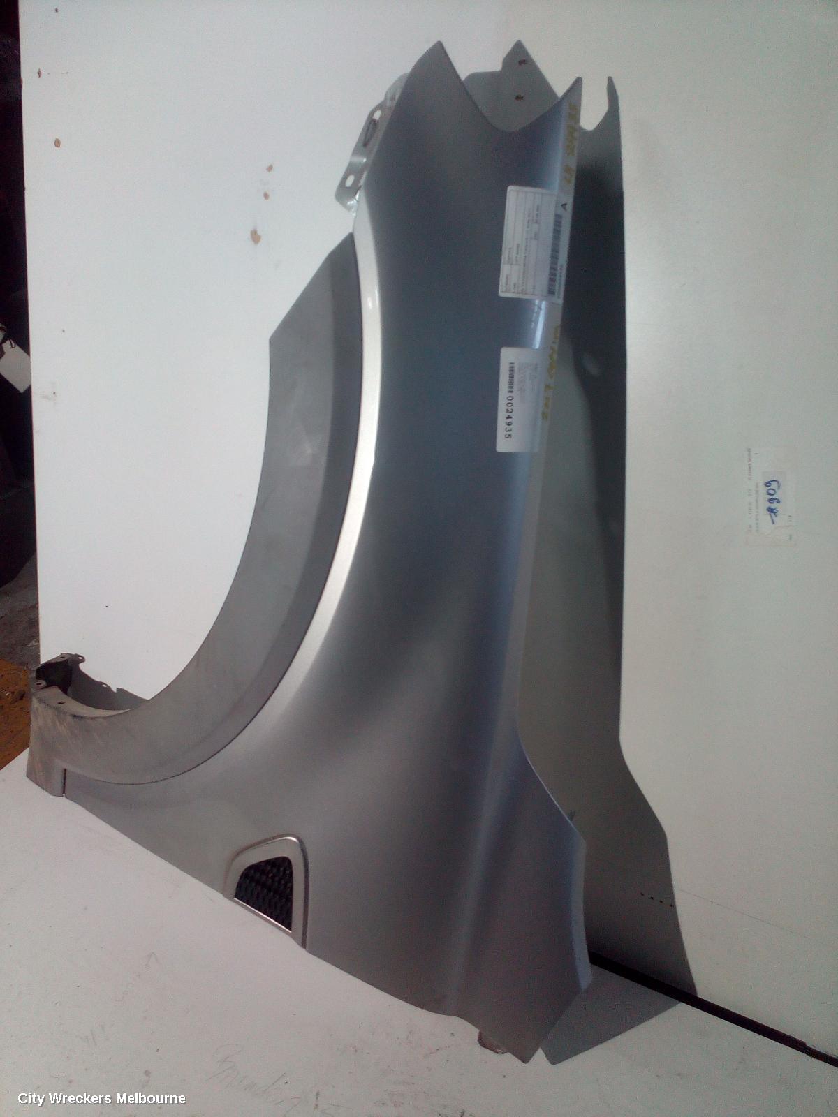 HOLDEN CAPTIVA LEFT GUARD, CG, CX/LX/SX/CAPTIVA 7 (4TH VIN = C), 09/2006 - 02/2011 - Image 3