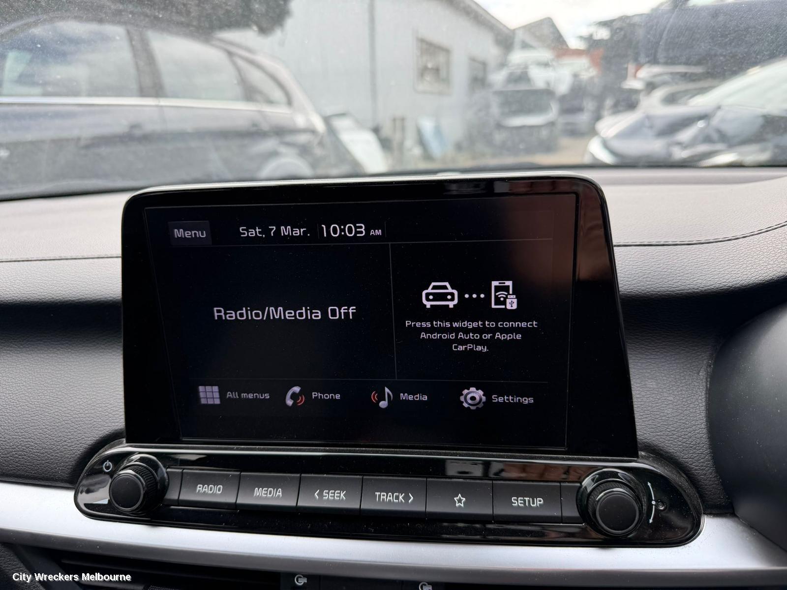 KIA CERATO RADIO/CD/DVD/SAT/TV, HEAD UNIT & TOUCHSCREEN, 8IN, W/WIRELESS SMARTPHONE INTEGRATION, BD, 04/2021 - 09/2024 - Image 1