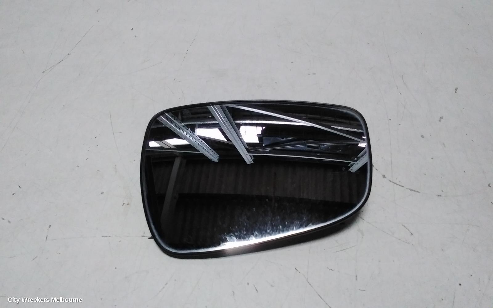 HYUNDAI ACCENT RIGHT DOOR MIRROR, RB, W/ ELECT ADJ, MANUAL FOLD, HEATED, INDICATOR TYPE, 05/2011 - 12/2019 - Image 2