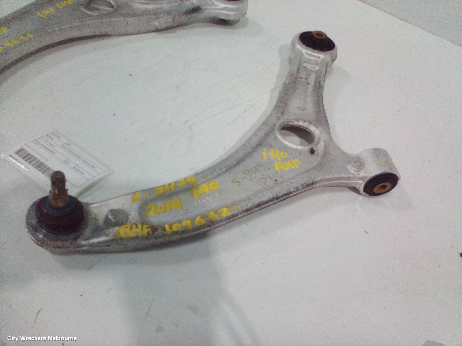 HYUNDAI I40 RIGHT FRONT LOWER CONTROL ARM, VF, 09/2011 - 05/2015 - Image 1