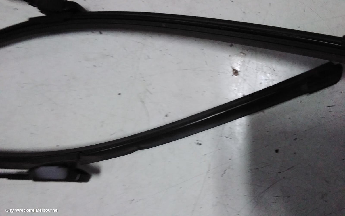 LAND ROVER RANGEROVER EVOQUE WIPER ARM, L538, PAIR, 11/2011 - 01/2019 - Image 3