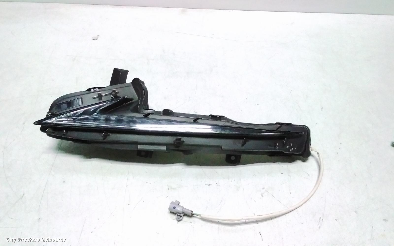 LEXUS IS SERIES LEFT INDICATOR/FOG/SIDE, DAYTIME RUNNING LAMP, XE30, 04/2013 - 09/2016 - Image 2