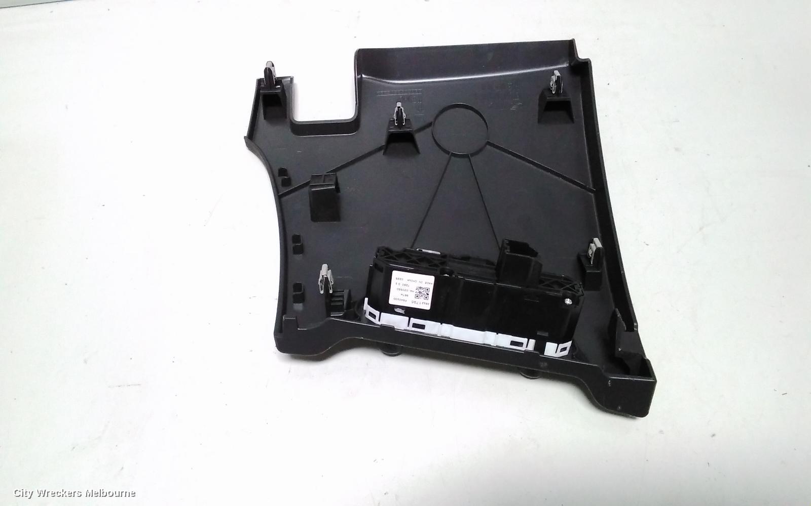 HOLDEN COMMODORE COMBINATION SWITCH, HEADLAMP SWITCH, ZB, 10/2017 - 12/2020 - Image 3