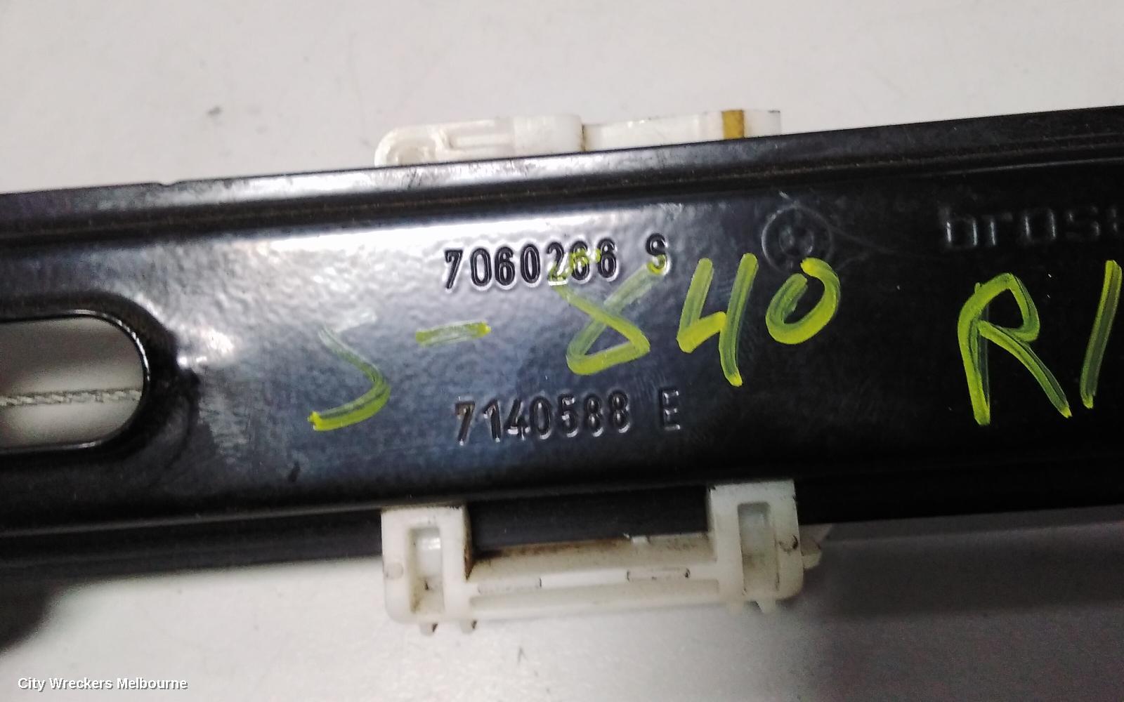 BMW 3 SERIES RIGHT FRONT WINDOW REG/MOTOR, E90, SEDAN, 03/2005 - 01/2012 - Image 2