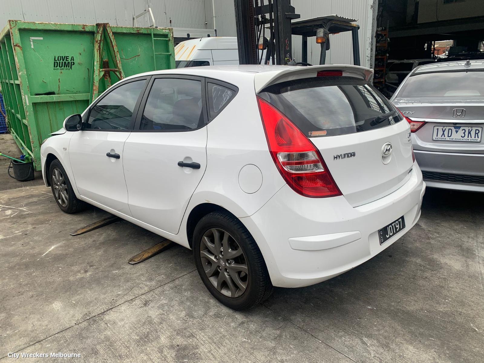 HYUNDAI I30 RIGHT FRONT DOOR WINDOW, FD, HATCH, 09/2007 - 04/2012 - Image 2