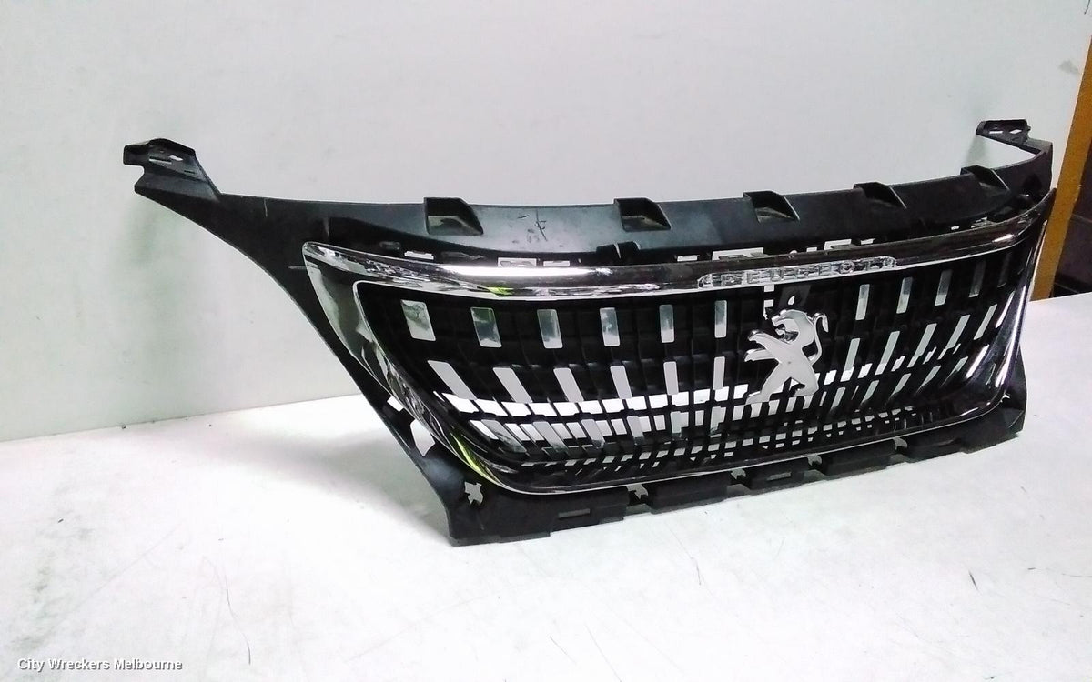 PEUGEOT 3008 GRILLE, RADIATOR GRILLE, P84, ALLURE, CHROME, W/ CAMERA TYPE, 10/2016 - 10/2020 - Image 3