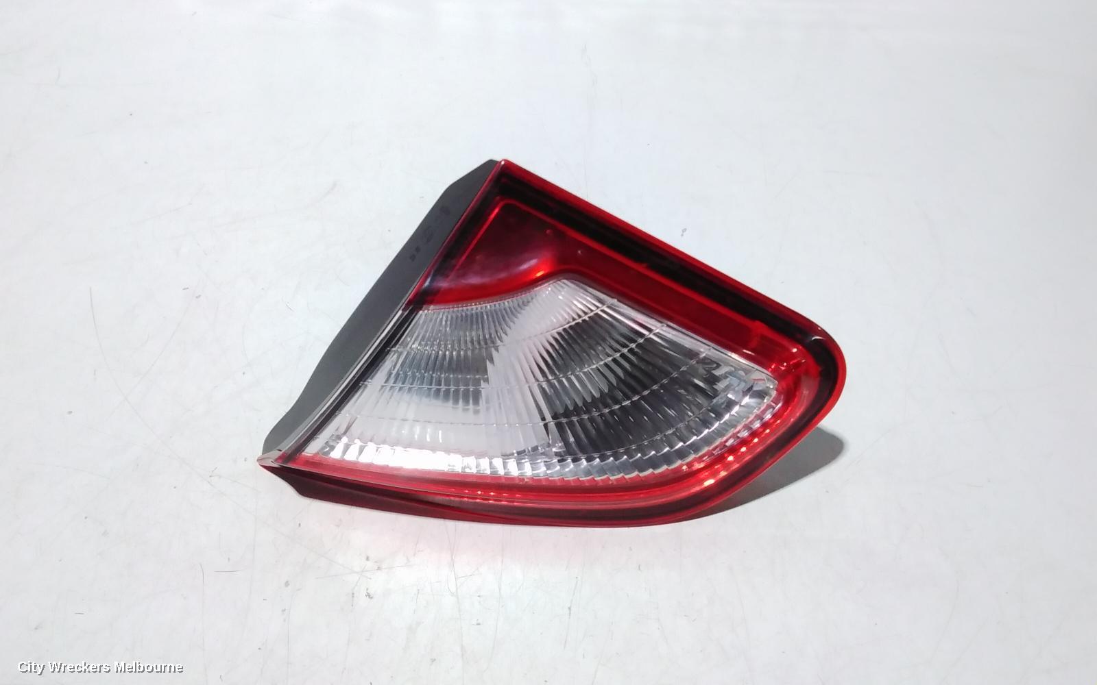 NISSAN DUALIS REAR GARNISH, TAILGATE LAMP (RH SIDE), J10, 01/2010 - 05/2014 - Image 3