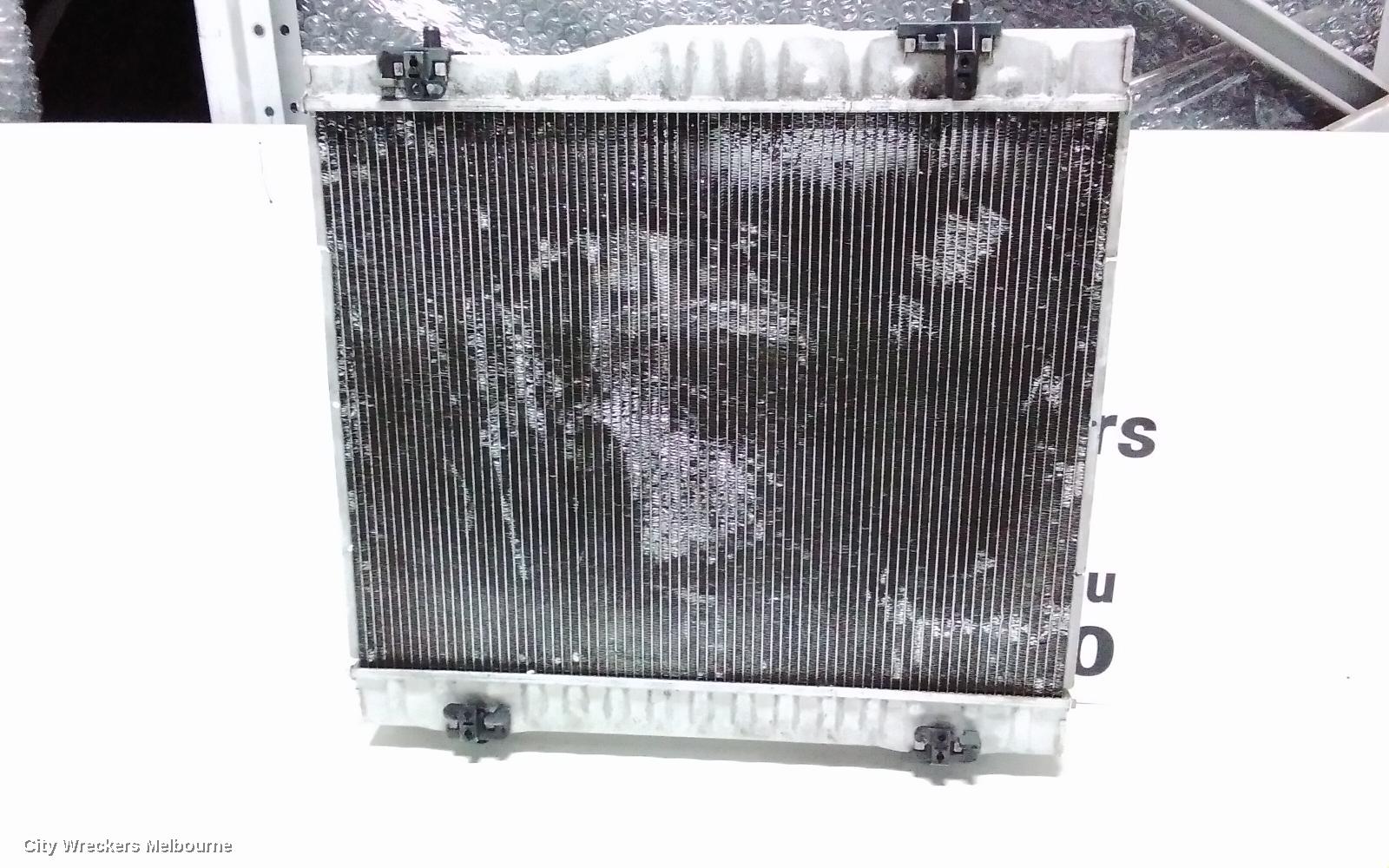 TOYOTA HILUX RADIATOR, MANUAL, 3.0, DIESEL, 02/2005 - 08/2015 - Image 3