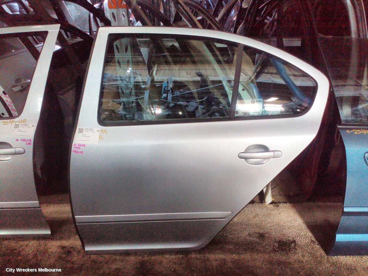 SKODA OCTAVIA LEFT REAR DOOR/SLIDING, 1Z, LIFTBACK SEDAN, 01/2004 - 10/2013 - Image 1
