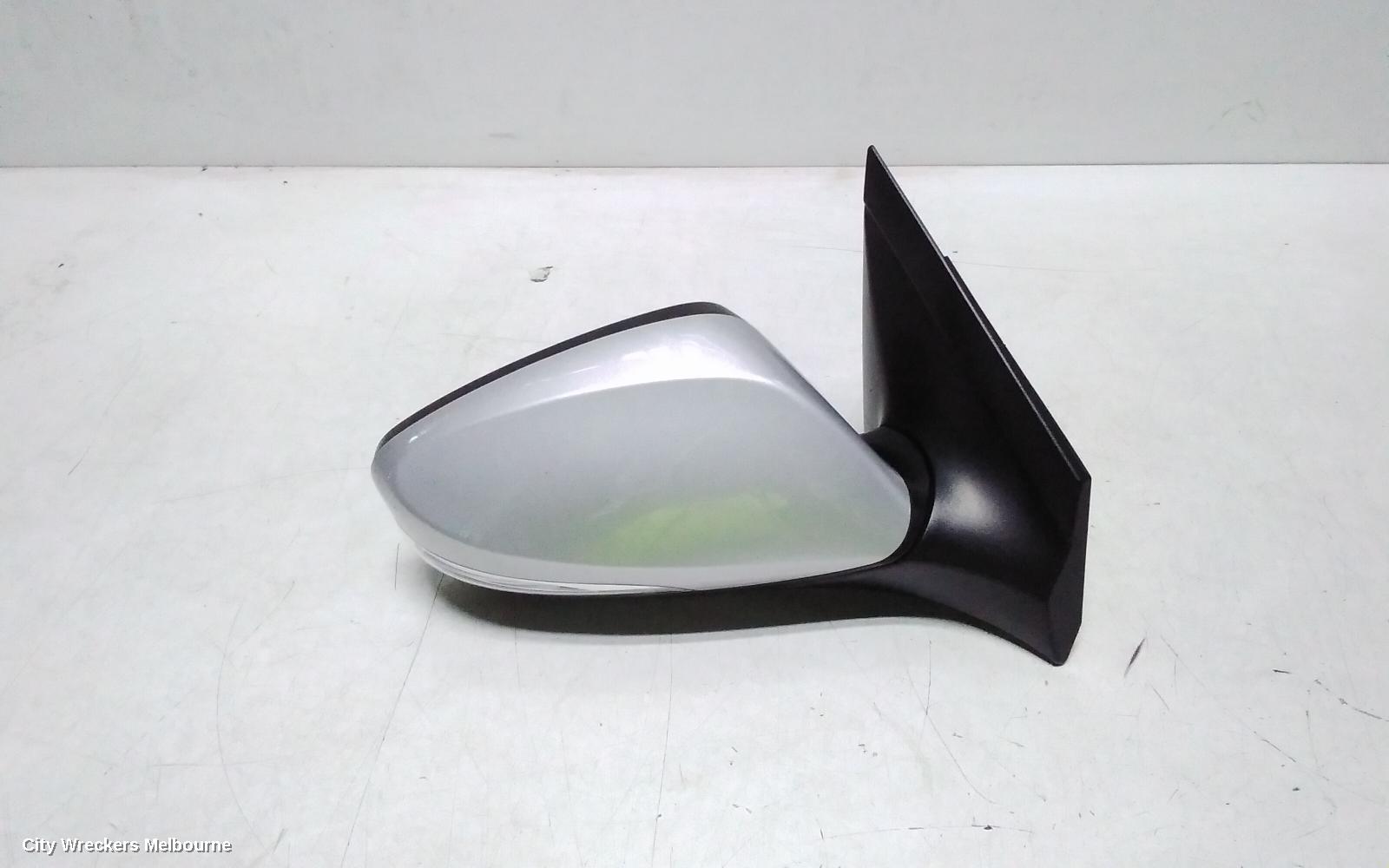 HYUNDAI ACCENT RIGHT DOOR MIRROR, RB, W/ ELECT ADJ, MANUAL FOLD, HEATED, INDICATOR TYPE, 05/2011 - 12/2019 - Image 2