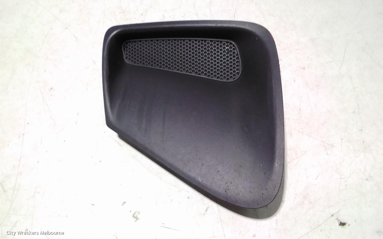 TOYOTA COROLLA LEFT INDICATOR/FOG/SIDE, BUMPER FOGLAMP, ZRE152R, HATCH, 11/2009 - 09/2012 - Image 2