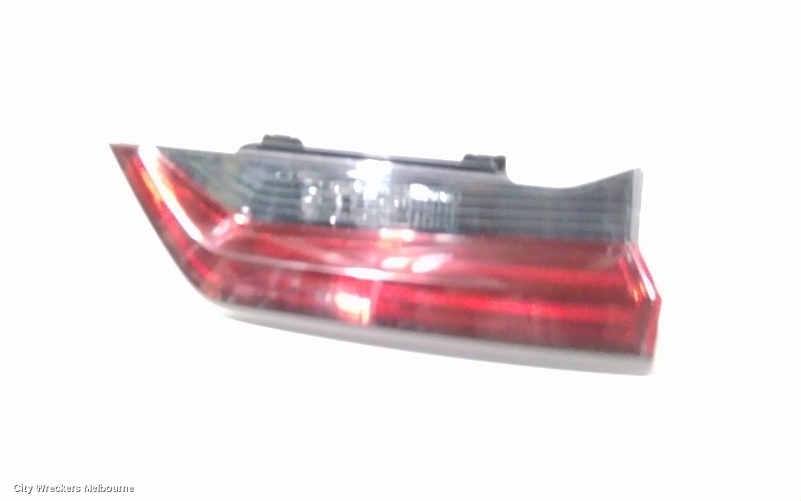 HONDA CRV REAR GARNISH, TAILGATE LAMP (RH SIDE), W/ BLACK INSERT TYPE, RW, 07/2019 ONWARDS - Image 3