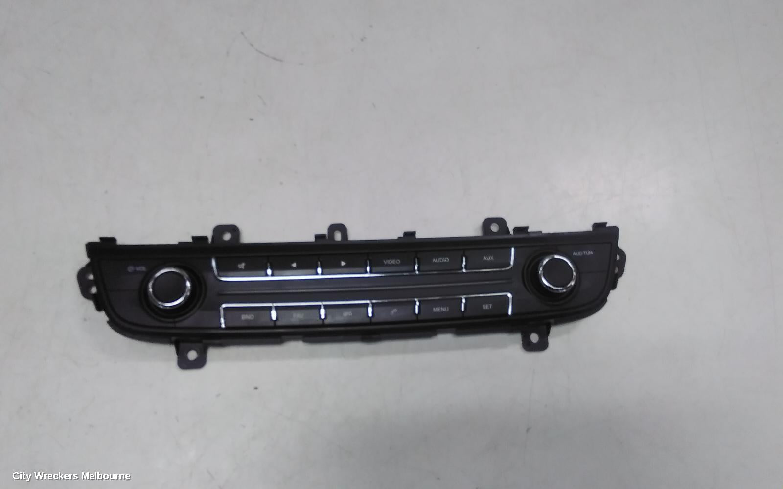 LDV G10 RADIO/CD/DVD/SAT/TV, DISPLAY UNIT, 10IN TOUCHSCREEN, SV7A/SV7C, WAGON/VAN, 04/2015 ONWARDS - Image 3