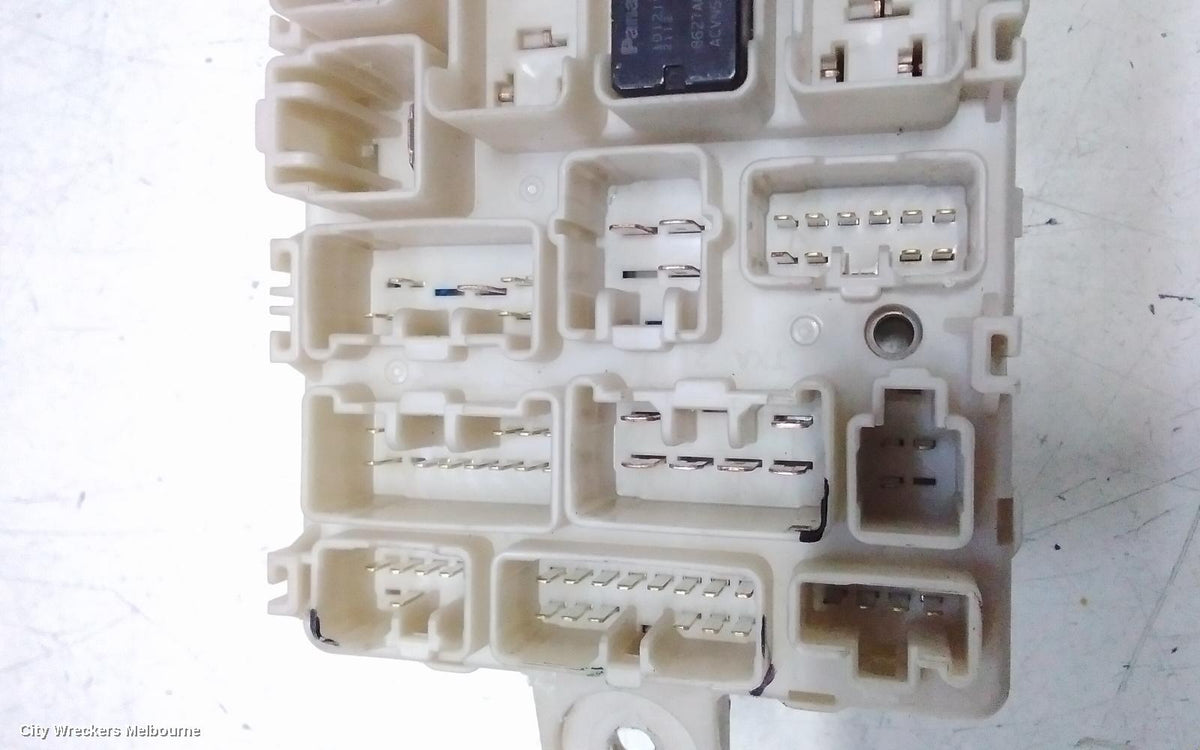 MITSUBISHI PAJERO FUSE BOX, UNDER DASH, QE-QF, PAJERO SPORT, 10/2015 ONWARDS - Image 3