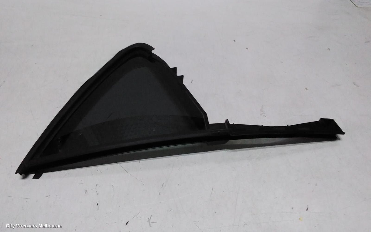 TOYOTA YARIS CROSS LEFT REAR 1/4 DOOR GLASS, XP210, 06/2020 ONWARDS - Image 2