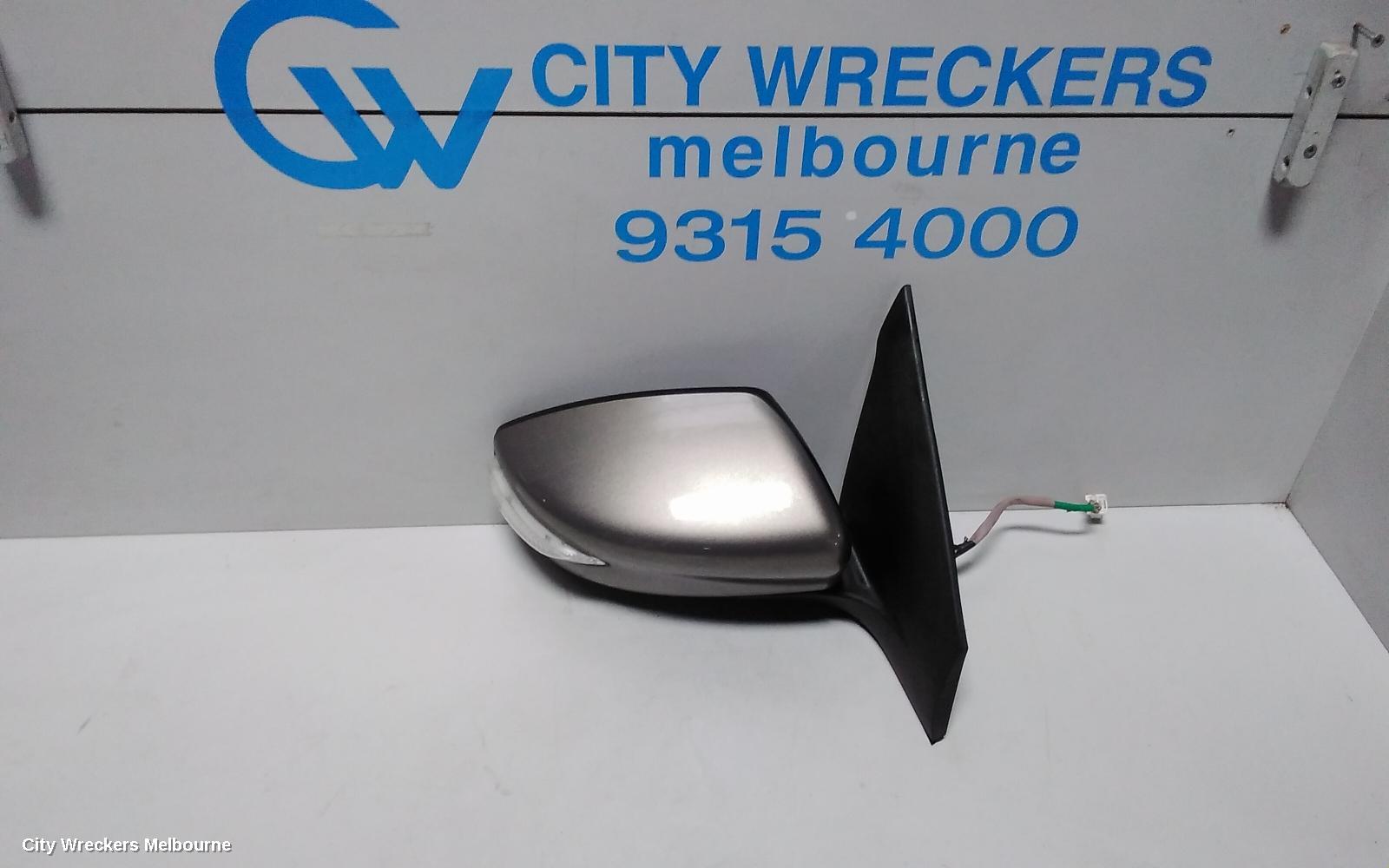NISSAN PULSAR RIGHT DOOR MIRROR, B17, SEDAN, MANUAL FOLD TYPE, 12/2012 - 12/2017 - Image 3