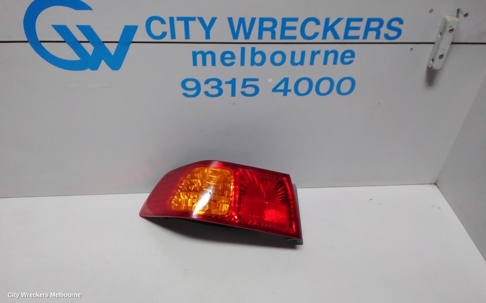 TOYOTA CAMRY LEFT TAILLIGHT, SK20, SEDAN, 10/2000 - 08/2002 - Image 1