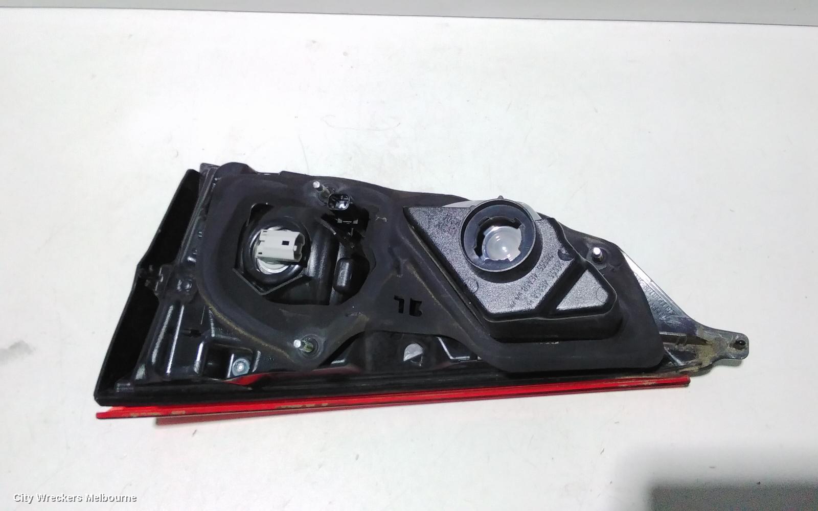 NISSAN QASHQAI REAR GARNISH, TAILGATE LAMP (LH SIDE), J11, 06/2014 - 09/2017 - Image 3