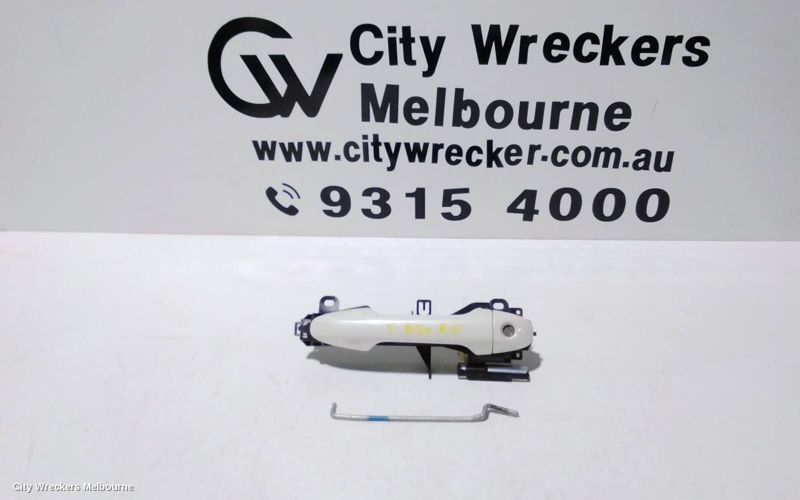 TOYOTA KLUGER DOOR HANDLE, OUTER, RH FRONT, NON KEYLESS ENTRY TYPE, GSU50/GSU55, 03/2014 - 02/2021 - Image 1