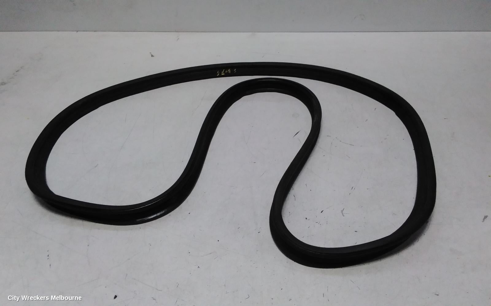 KIA SORENTO SEAL, TAILGATE RUBBER SEAL : 139129, UM, 03/2015 - 02/2020 - Image 1