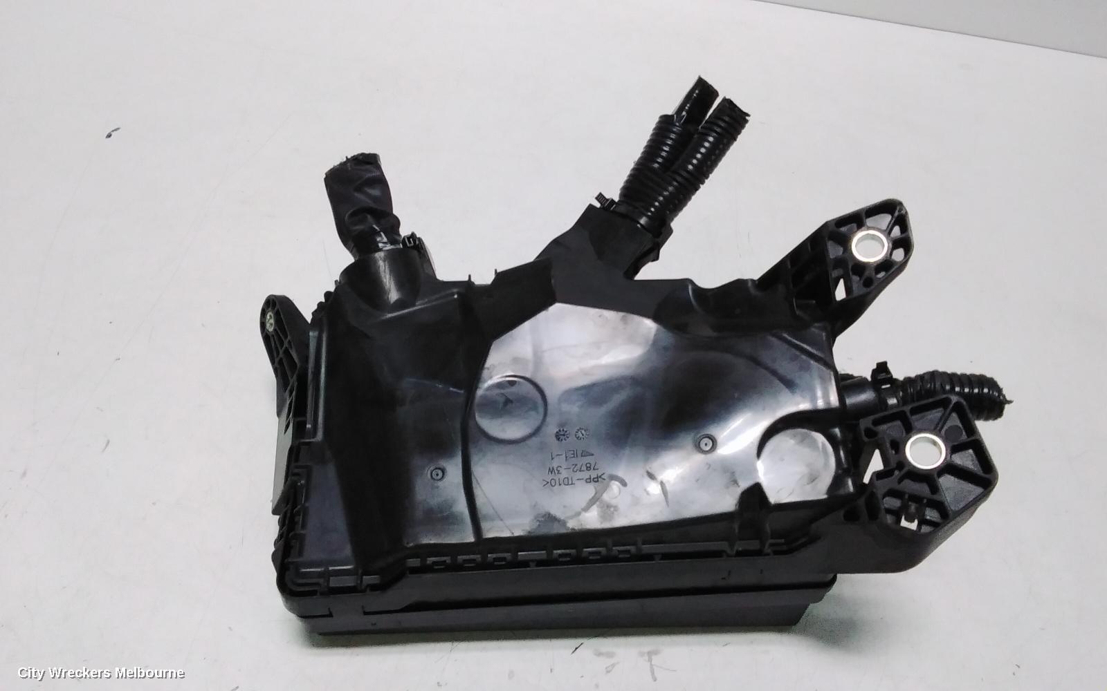 TOYOTA COROLLA FUSE BOX, ENGINE BAY, E210, 07/2018 ONWARDS - Image 3