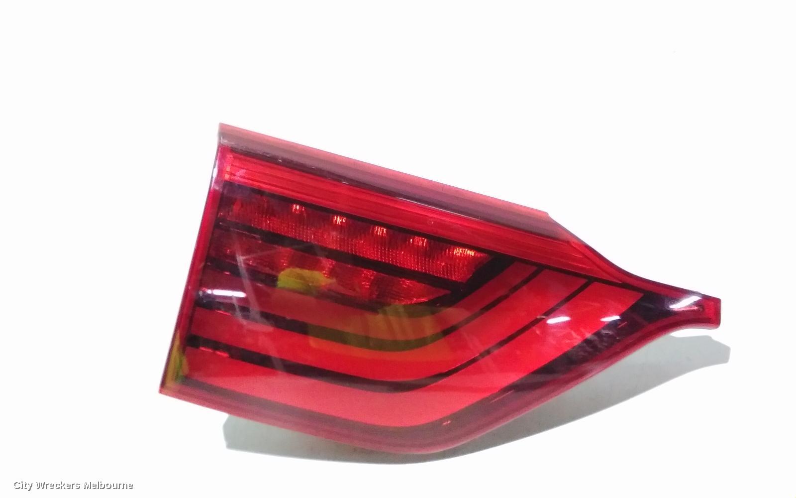 KIA SPORTAGE REAR GARNISH, TAILGATE LAMP (LH SIDE), GT LINE/SLI, QL, 07/2018 - 08/2021 - Image 1
