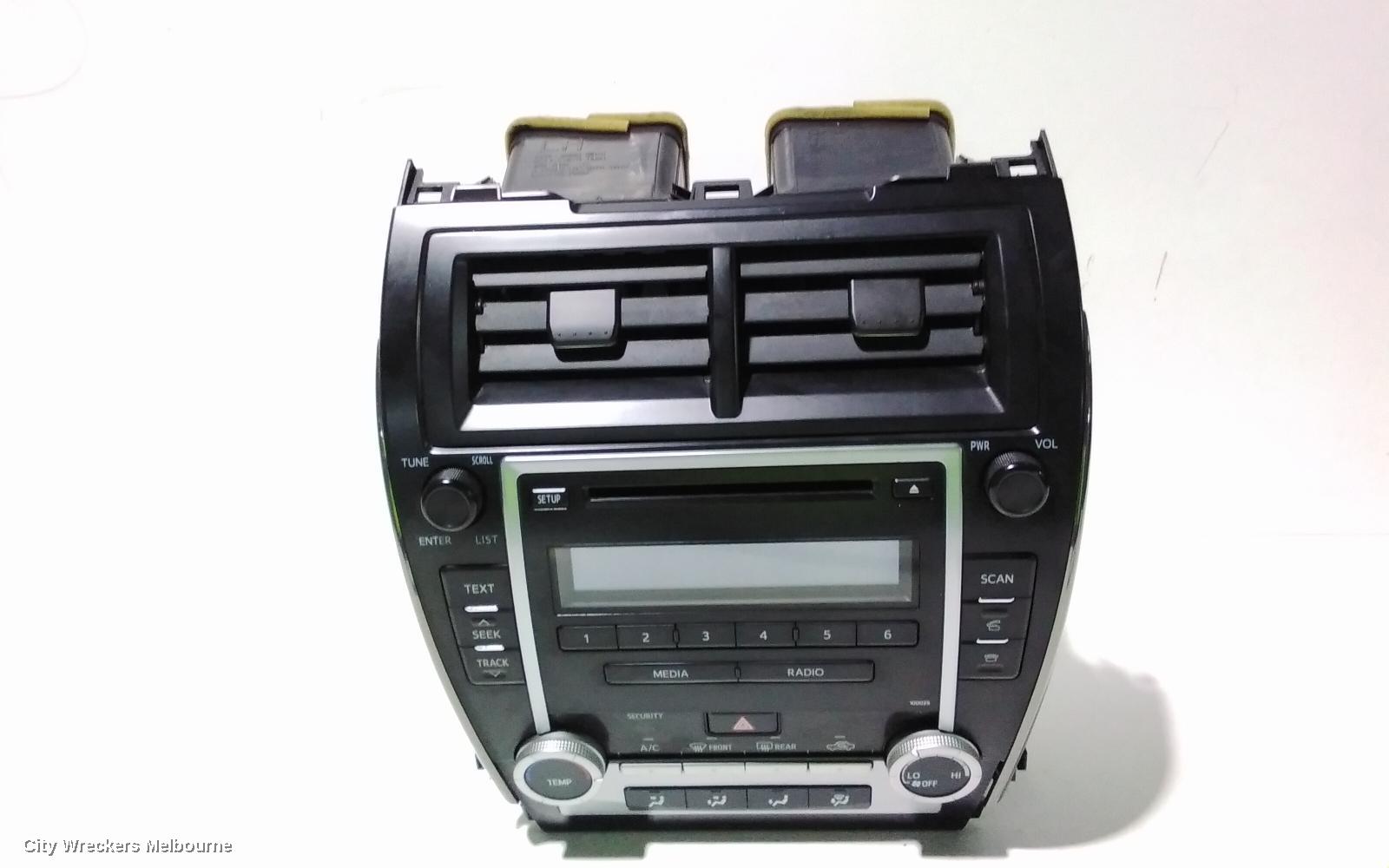TOYOTA CAMRY RADIO/CD/DVD/SAT/TV, SINGLE DISC CD PLAYER (P/N ON FACE 100025), ASV50/AVV50, 12/2011 - 05/2015 - Image 1