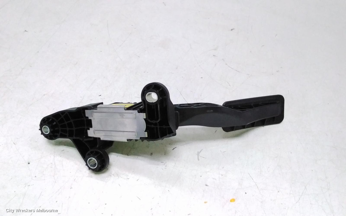 KIA CARNIVAL/GRAND CARNIVAL PEDAL ASSEMBLY, KA4, ACCELERATOR PEDAL, 10/2020 ONWARDS - Image 3