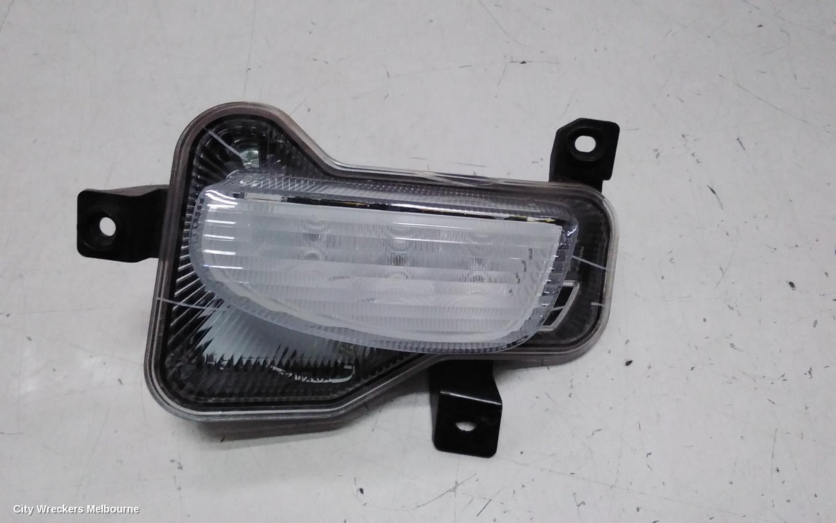 SUZUKI BALENO RIGHT INDICATOR/FOG/SIDE, DAYTIME RUNNING LAMP, EW, 08/2019 - 12/2022 - Image 1