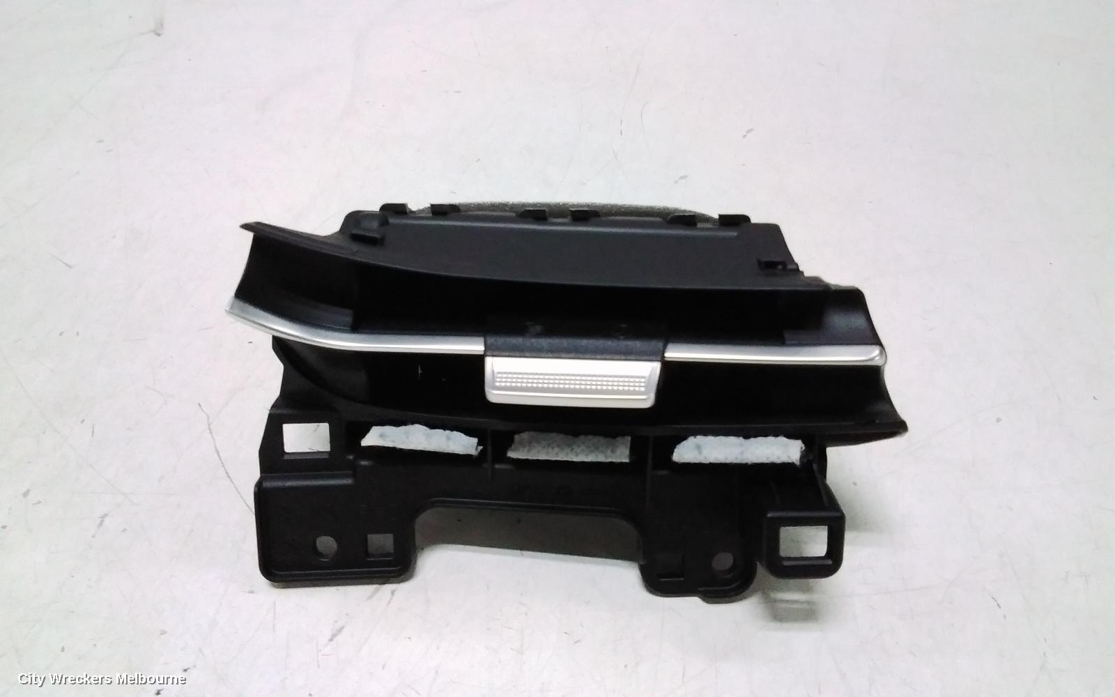 GENESIS GV70, JK, 03/2021 ONWARDS, 97480-AR900  RHF AIRVENT  : 125285 - Image 1