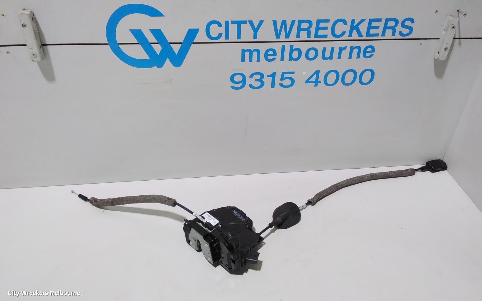 RENAULT CLIO DOOR/BOOT/GATE LOCK, RIGHT  FRONT DOOR LOCK, P/N 805004945R, X98, 09/2013 - 10/2019 - Image 1