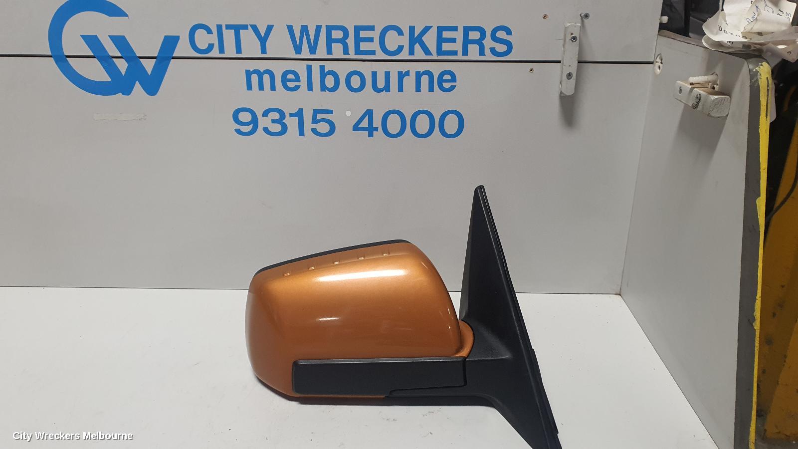 KIA SOUL RIGHT DOOR MIRROR - Image 1