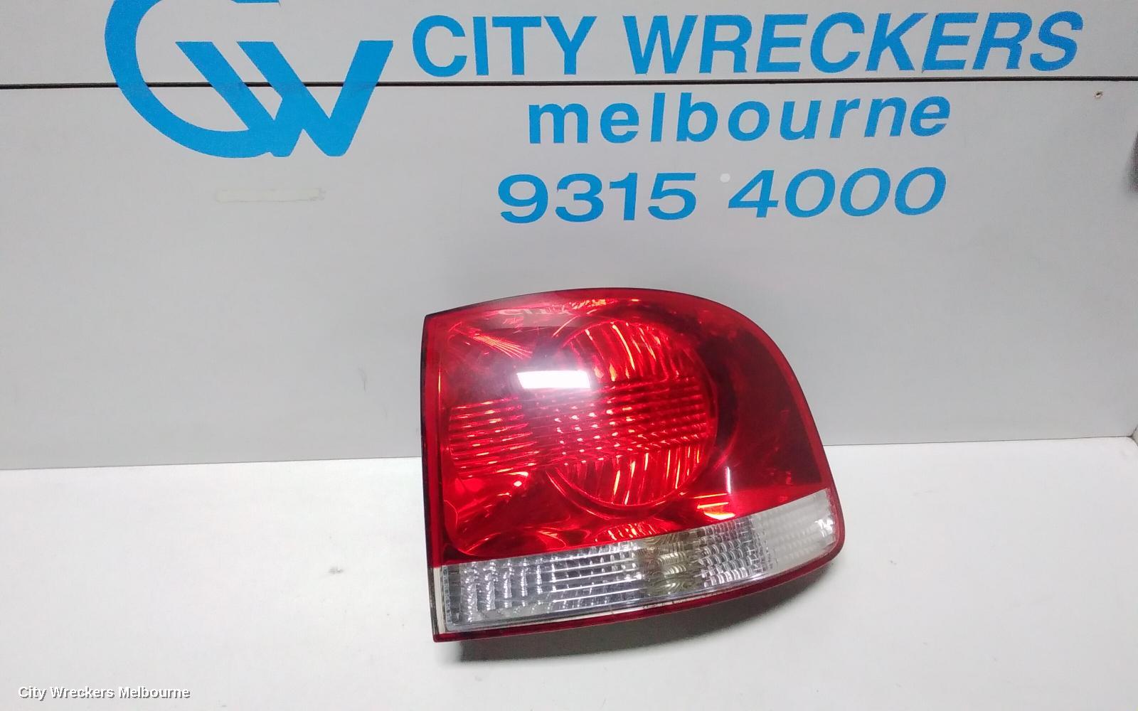 VOLKSWAGEN TOUAREG RIGHT TAILLIGHT, 7L, EARLY, WHITE BODY, 09/2003 - 06/2007 - Image 3