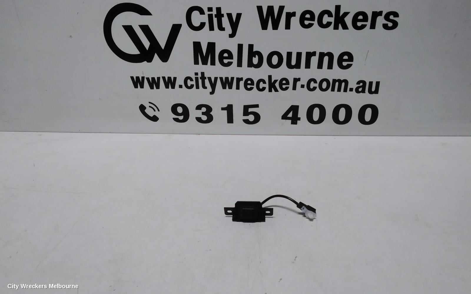 TOYOTA CAMRY DOOR/BOOT/GATE LOCK, BOOTLID LOCK, XV70, 09/2017 ONWARDS - Image 1