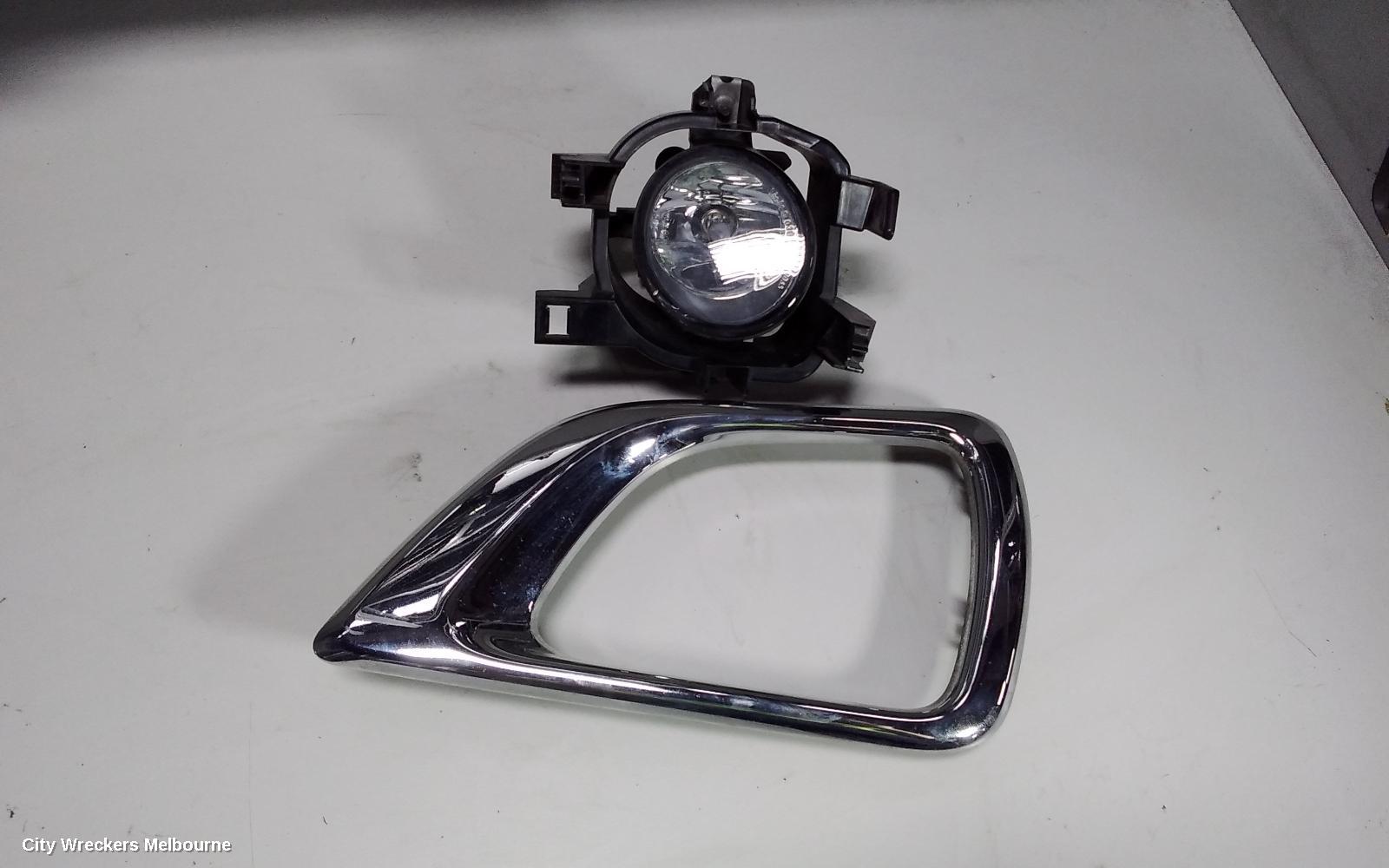 NISSAN NAVARA RIGHT INDICATOR/FOG/SIDE, NP300, BUMPER FOGLAMP, 05/2015 ONWARDS - Image 1
