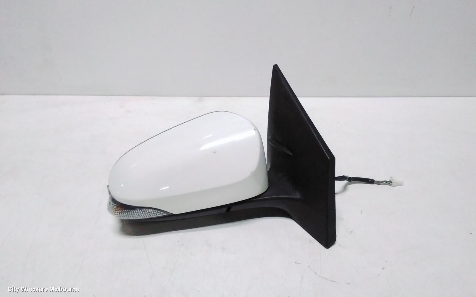 TOYOTA COROLLA RIGHT DOOR MIRROR, ZRE172R, SEDAN, 7 PIN PLUG TYPE, 12/2013 - 06/2019 - Image 1