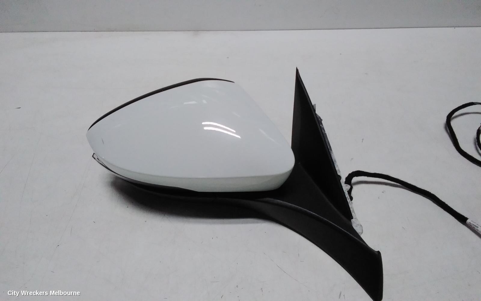 VOLKSWAGEN T-ROC RIGHT DOOR MIRROR, A1, POWER FOLD & HEATED TYPE, W/ BLIND SPOT TYPE, COLOUR CODED, 03/2020 - 07/2022 - Image 3