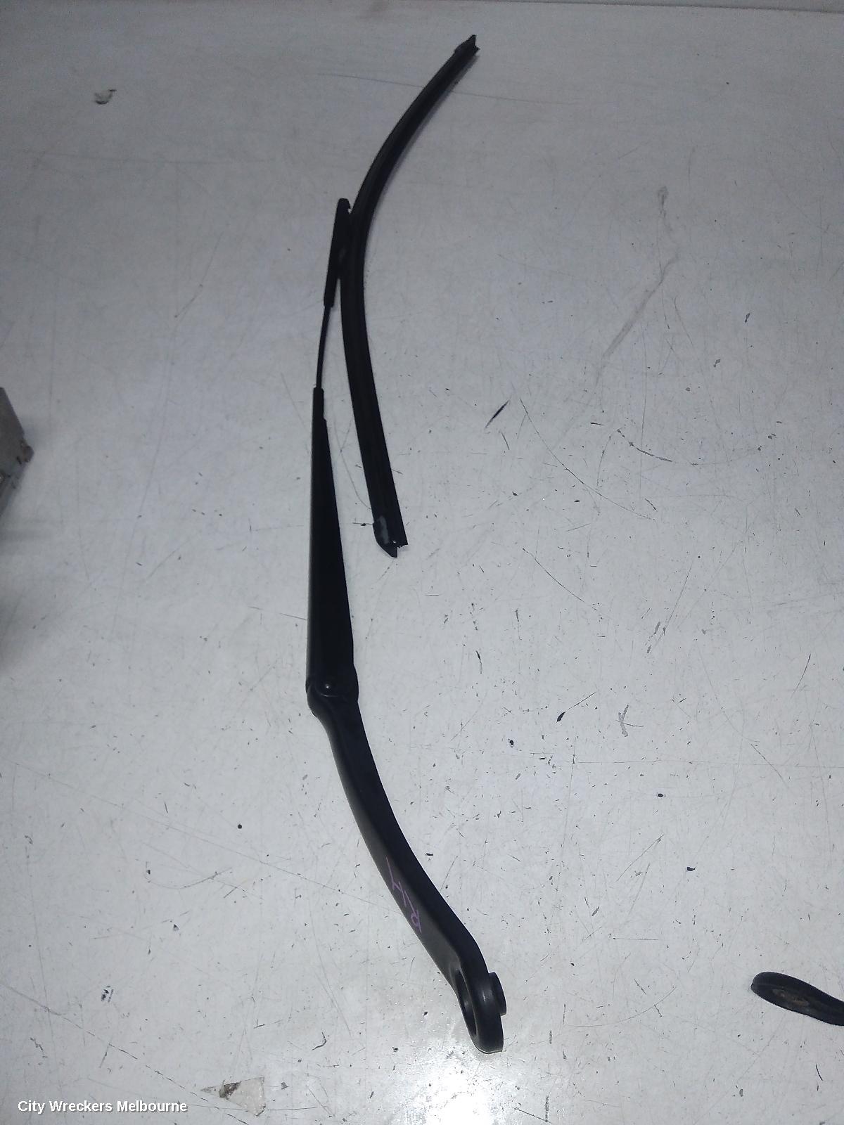 MERCEDES CLA CLASS WIPER ARM, C117, PAIR, 10/2013 - 02/2019 - Image 3