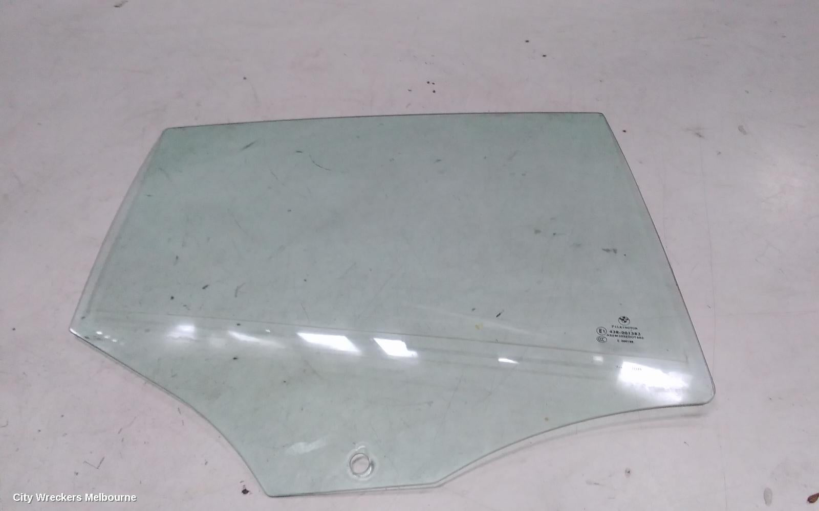 BMW 1 SERIES RIGHT REAR DOOR WINDOW, E87, HATCH, 10/2004 - 12/2011 - Image 1
