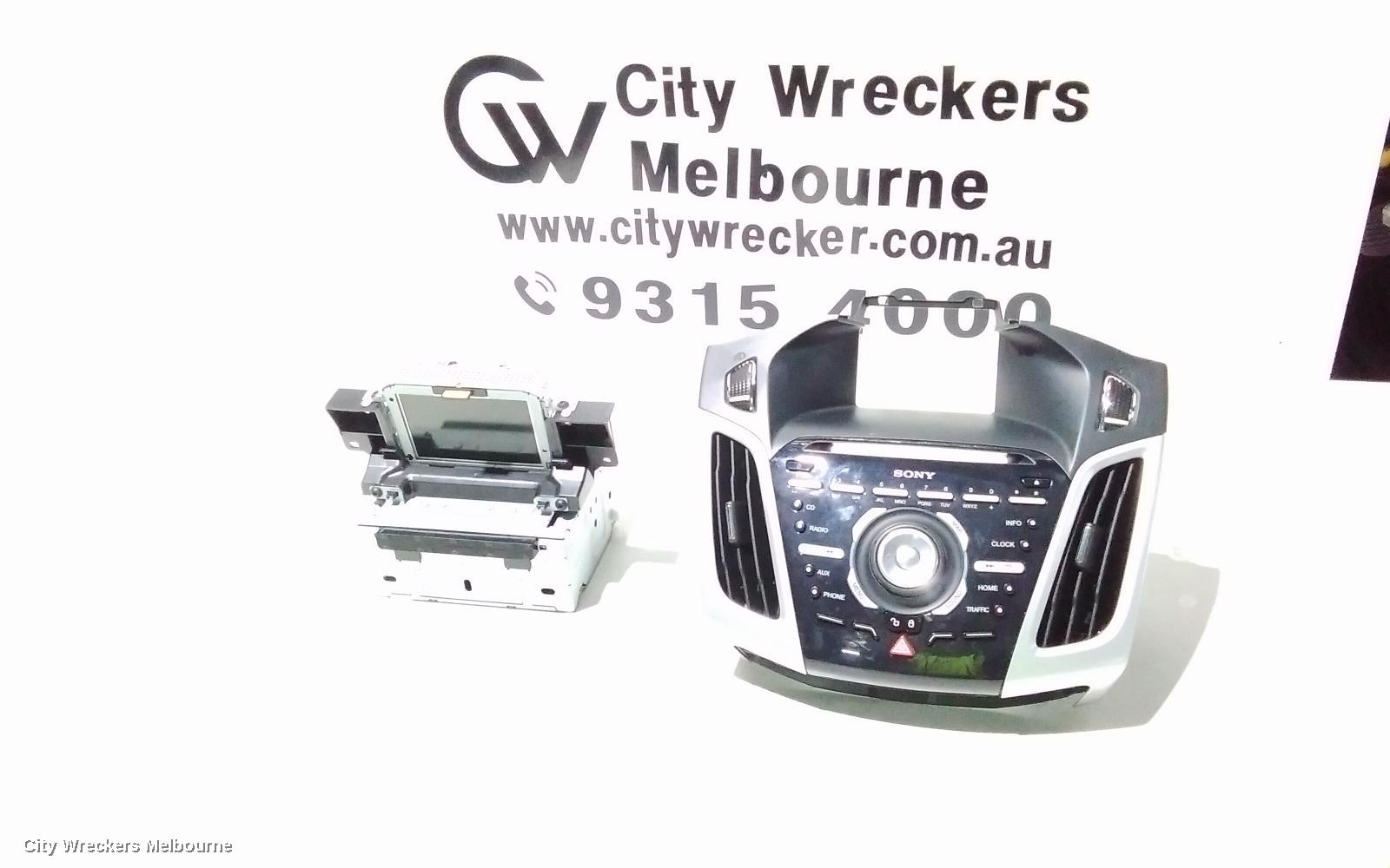 FORD FOCUS RADIO/CD/DVD/SAT/TV, DISPLAY UNIT, 5IN, W/ SAT NAV TYPE, LW, 10/2011 - 08/2015 - Image 1