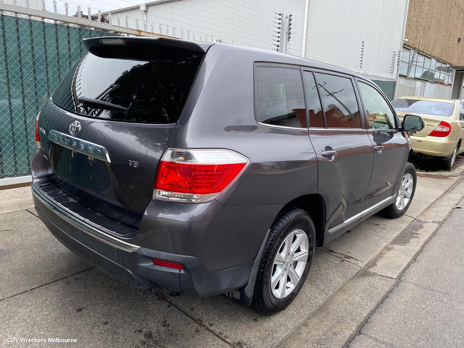 TOYOTA KLUGER PARCEL SHELF CARGO BLIND, CARGO BLIND, GSU40-GSU45, 7 SEATER, 05/2007 - 02/2014 - Image 2