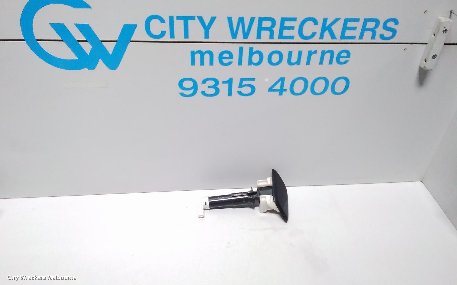 RENAULT KALEOS WASHER JET, H45 09/2013 - 04/2016 - Image 1