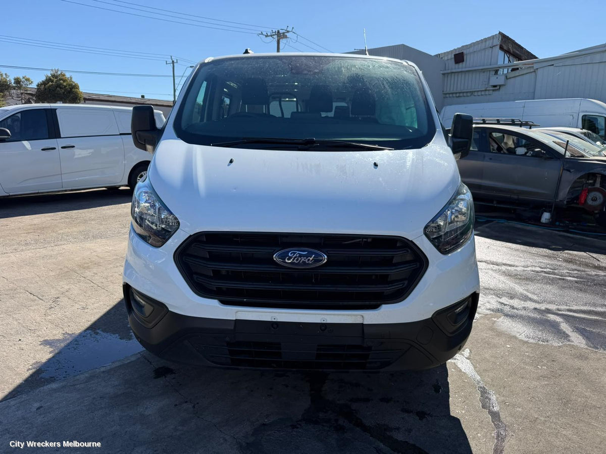 FORD TRANSIT CUSTOM LEFT TAILLIGHT, VN, IN BODY, W/ HALOGEN TYPE, 09/2013 - 08/2023 - Image 3