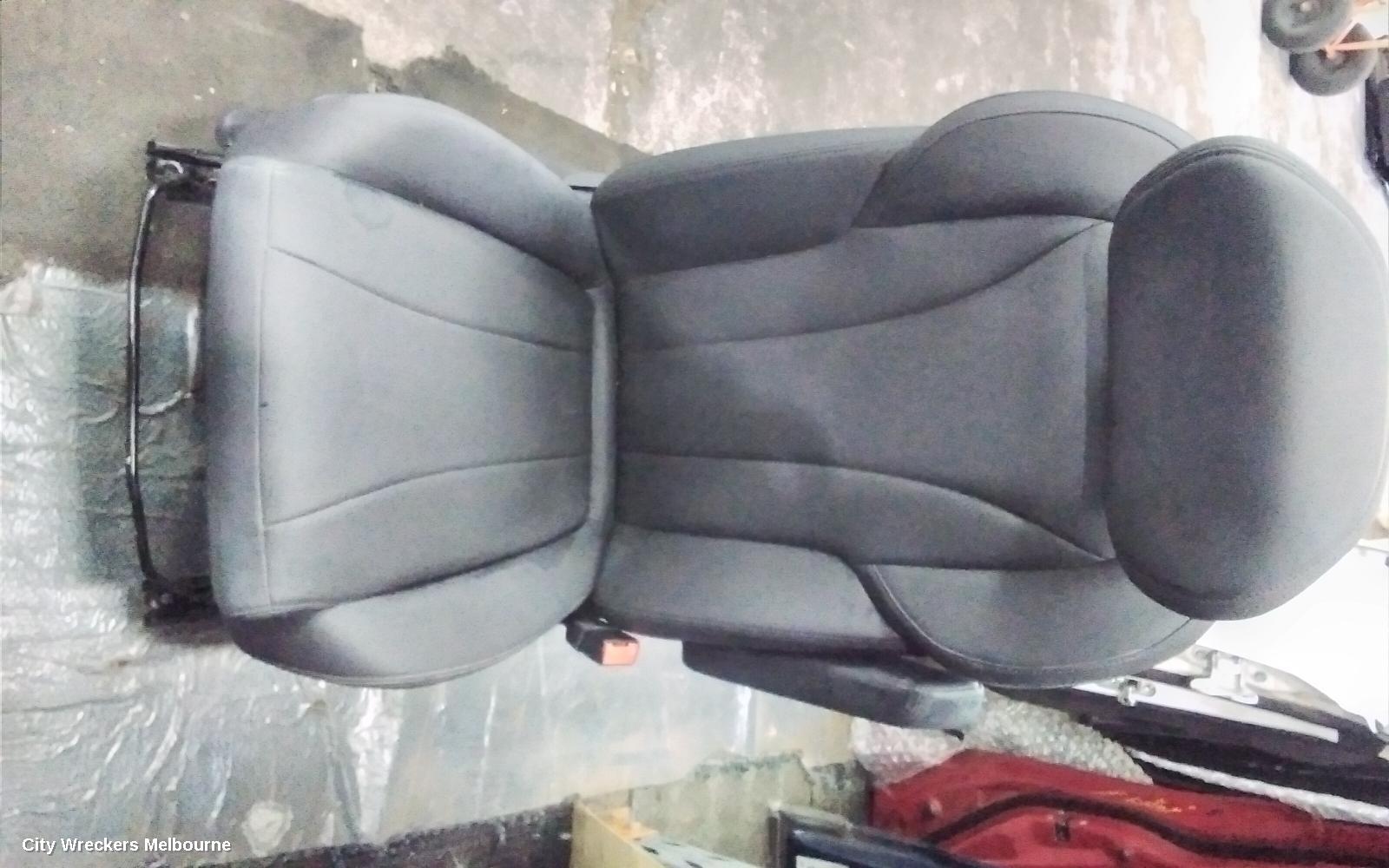LDV G10 FRONT SEAT, RH FRONT, SV7C, VAN, LEATHER, 04/2015 ONWARDS - Image 2