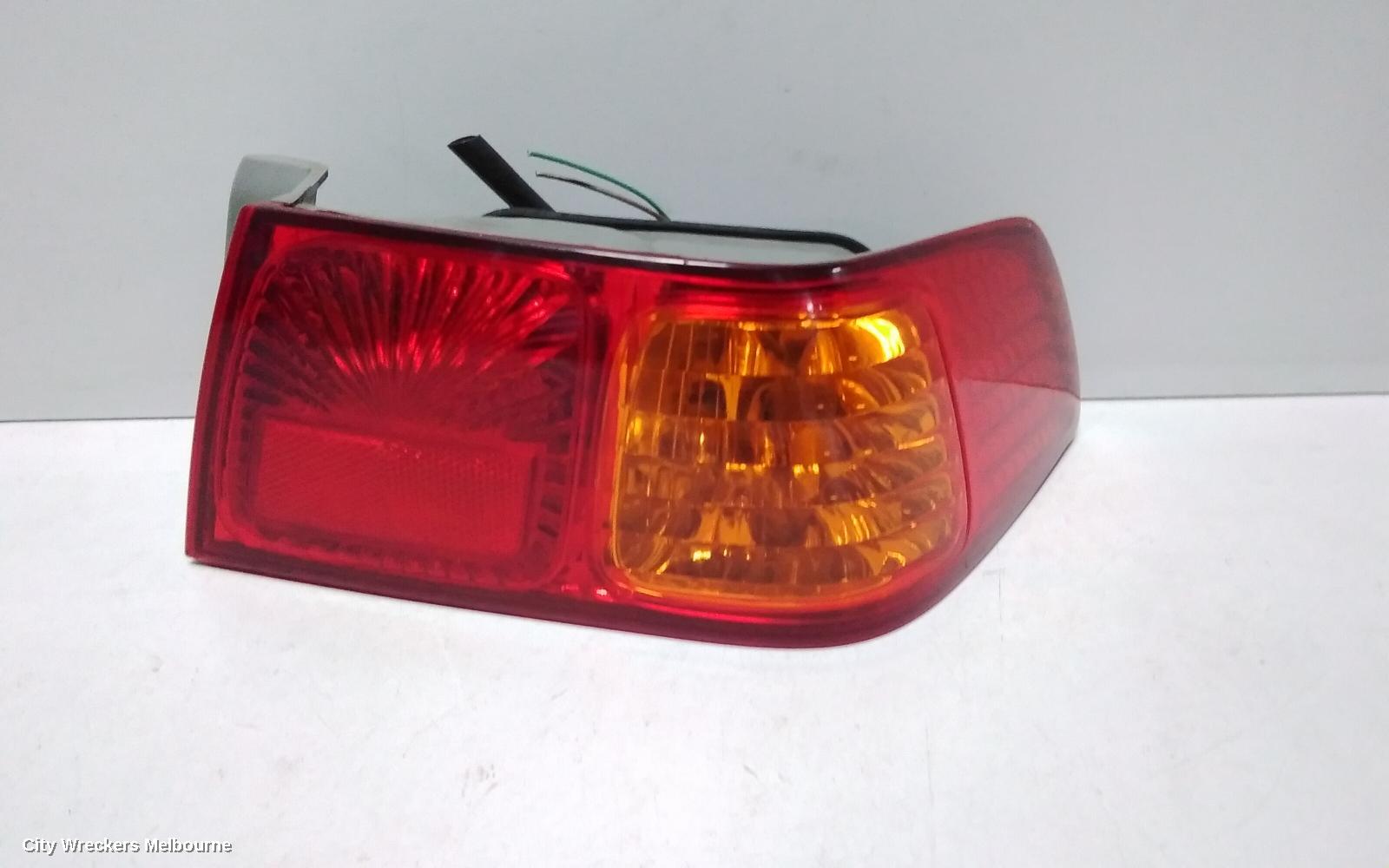 TOYOTA CAMRY RIGHT TAILLIGHT, SK20, SEDAN, 10/2000 - 08/2002 - Image 2