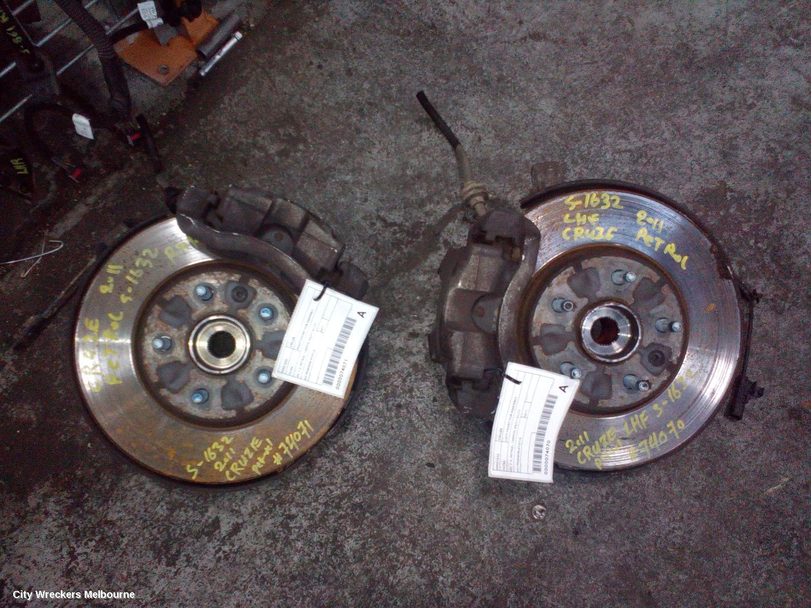 HOLDEN CRUZE RIGHT FRONT HUB ASSEMBLY, JH, 1.4, PETROL, 105PCD, 03/2011 - 01/2017 - Image 2