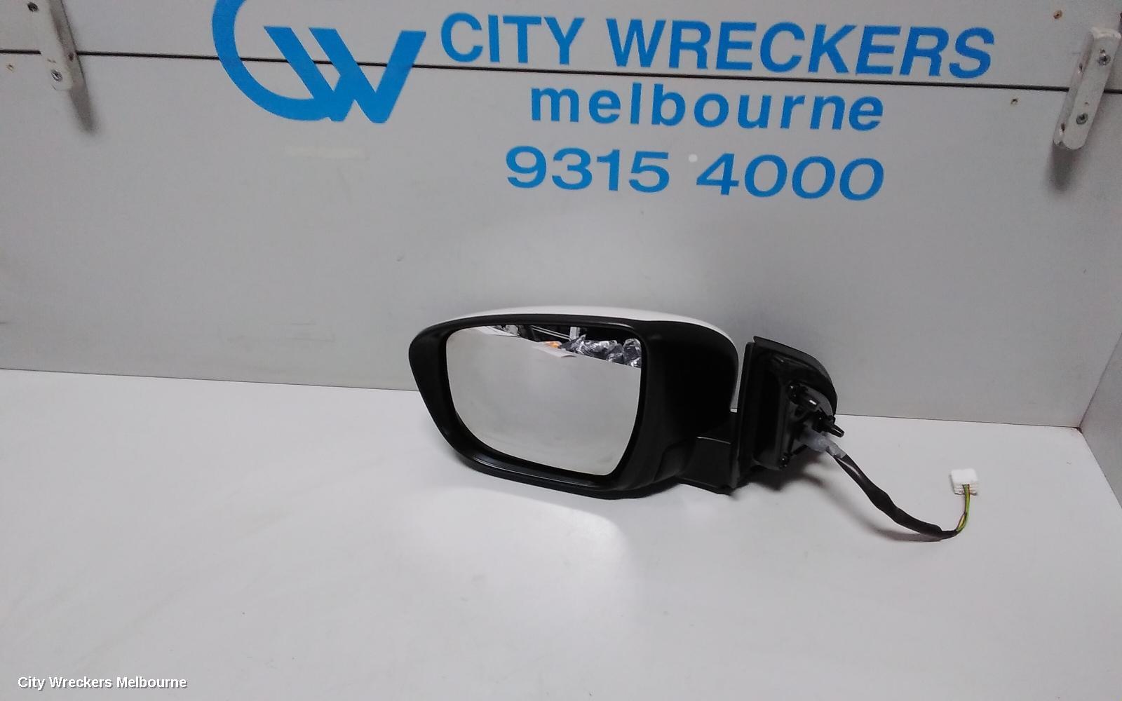 NISSAN QASHQAI LEFT DOOR MIRROR, J11, ST, MANUAL FOLD, NON CAMERA TYPE, 07/2017 - 07/2021 - Image 1